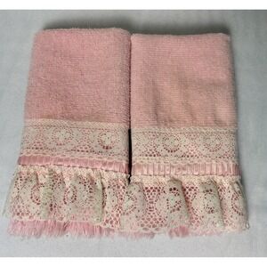 Vintage Avanti Pink Lace Trimmed 2 Hand Towels Set